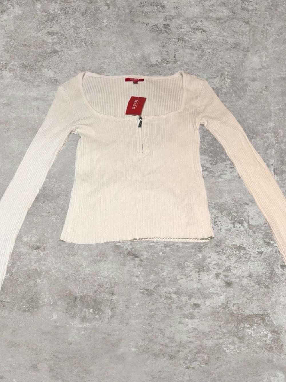 Guess Cream Ribbed Scoop-Neck Long Sleeve Top with Front Zip Accent Size M
